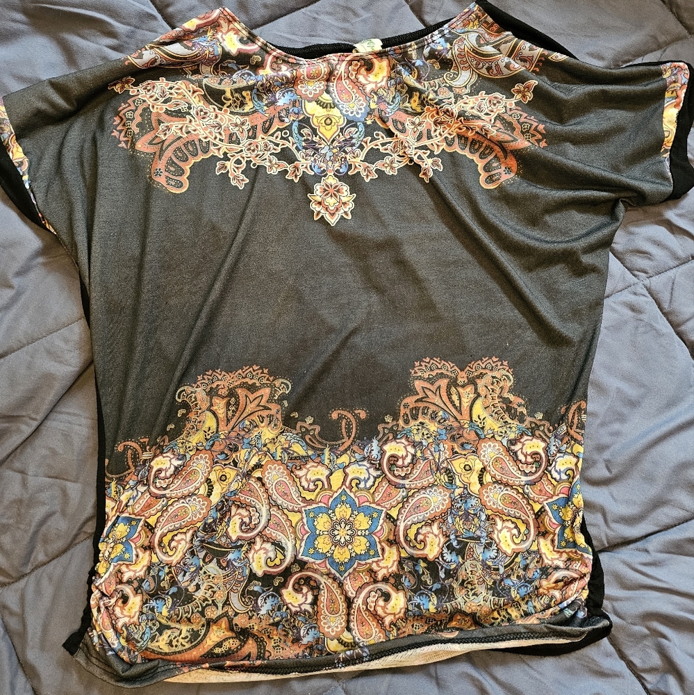 Open Gates Black multi color off shoulder top size Large